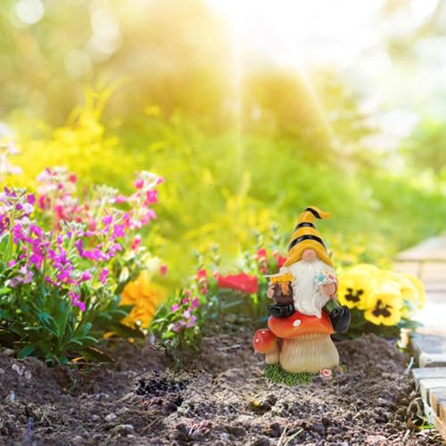 Vriusi Solar LED GNOME Statue Resin GNOME Sculpture Outdoor Garden Decor Lawn GNOME Figurine Solar Yard Decor Solar-Powered GNOME LED GNOME Yard Statue Garden GNOME Light Outdoor Tabletop GNOME