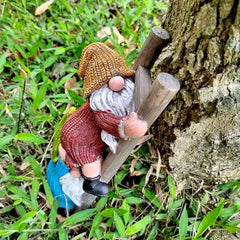 CDQL Garden Gnome Statue, Funny Gnome Figurine, Climbing Funny Gnome Garden Statue, Resins Ornament for Patio, Yard, Lawn, Porch