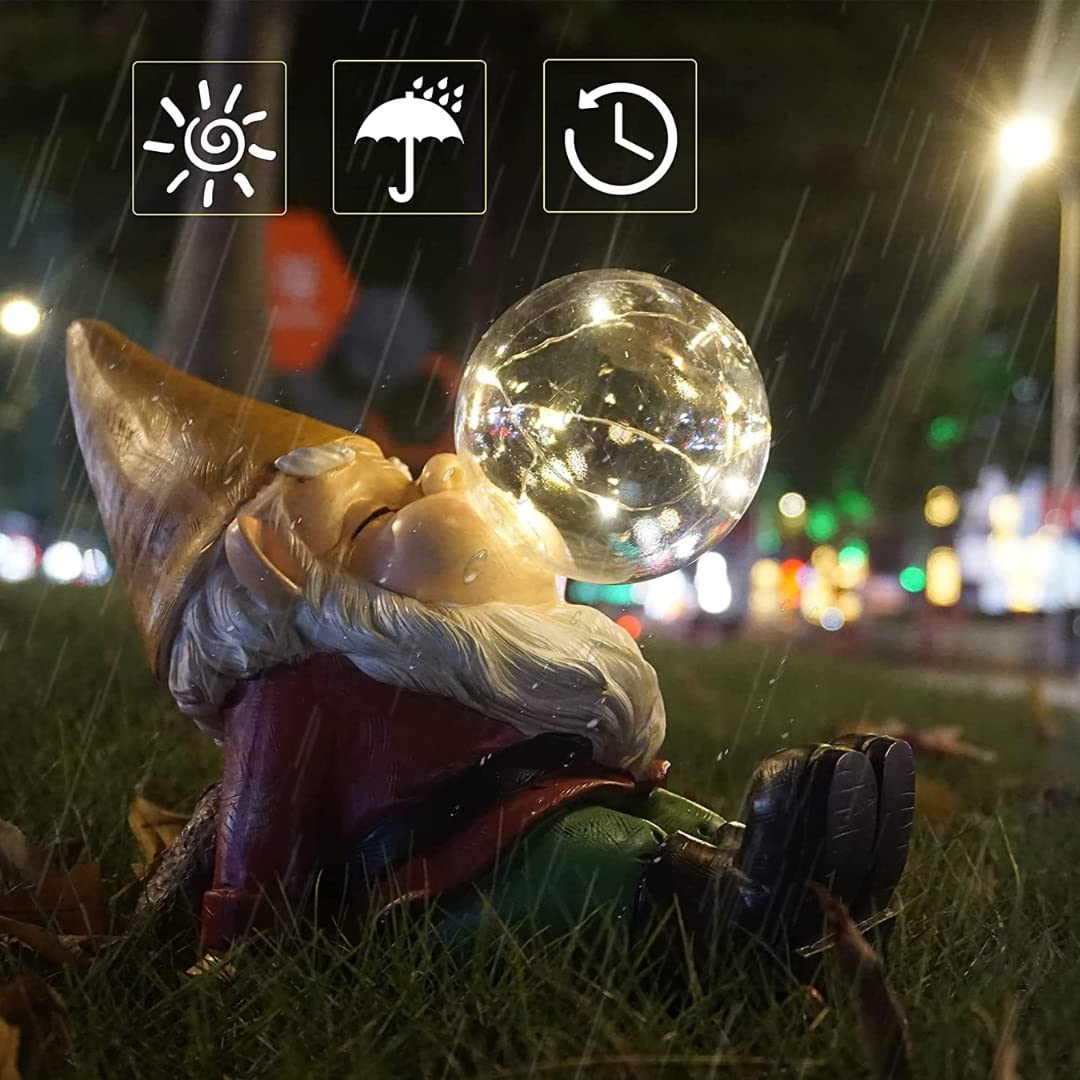 THE ENCHANTED GARDEN Garden Gnome Bubble Blowing Statue Sitting Outdoor Resin Gnome Figurine Solar Powered LED Garden Lights Resin Garden for Patio Lawn Yard Décor (RP010)