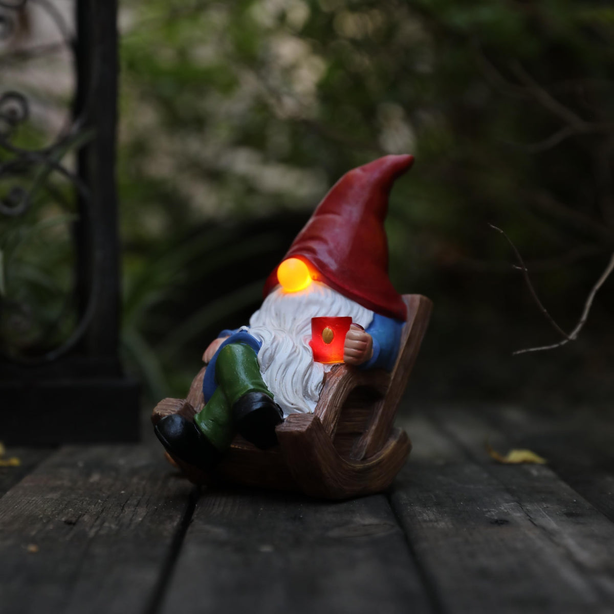 Solar Garden Gnomes Outdoor Statue with Solar Lights,Figurine Lights Solar Garden Yard Decorations Outdoor Decorations for Patio,Yard,Lawn Ornament，Mom Gift Unique Housewarming Gifts