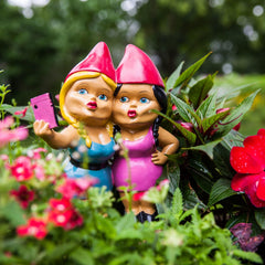 BigMouth Inc. Selfie Sisters Novelty Resin Garden Gnome Ornament | Weatherproof Great for Gardens | This Funny Little Gnome is the Perfect Gi ft | 18.5 cm x 12 cm x 20 cm