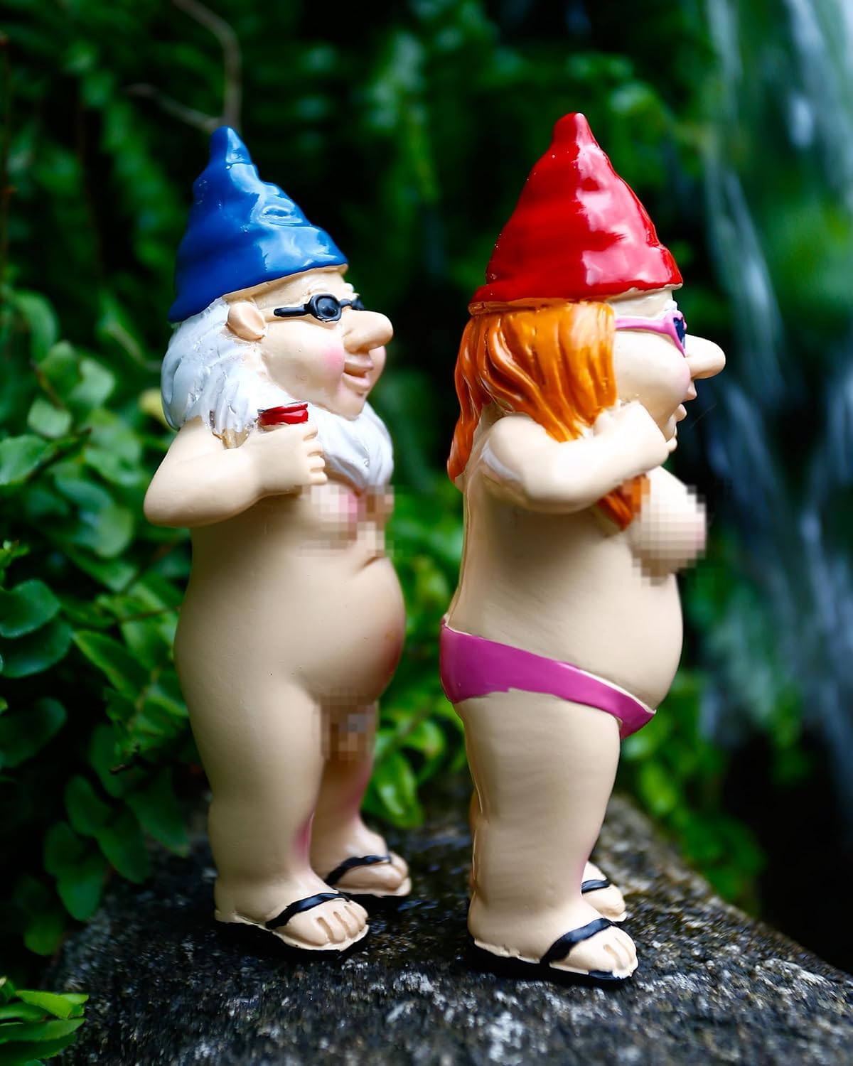Estefanlo 2Pcs Naughty Garden Gnomes Ornaments Funny Naked Rude Garden Statue Peeing dwarf Indoor or Outdoor Lawn Decorations Novelty Interesting Gifts