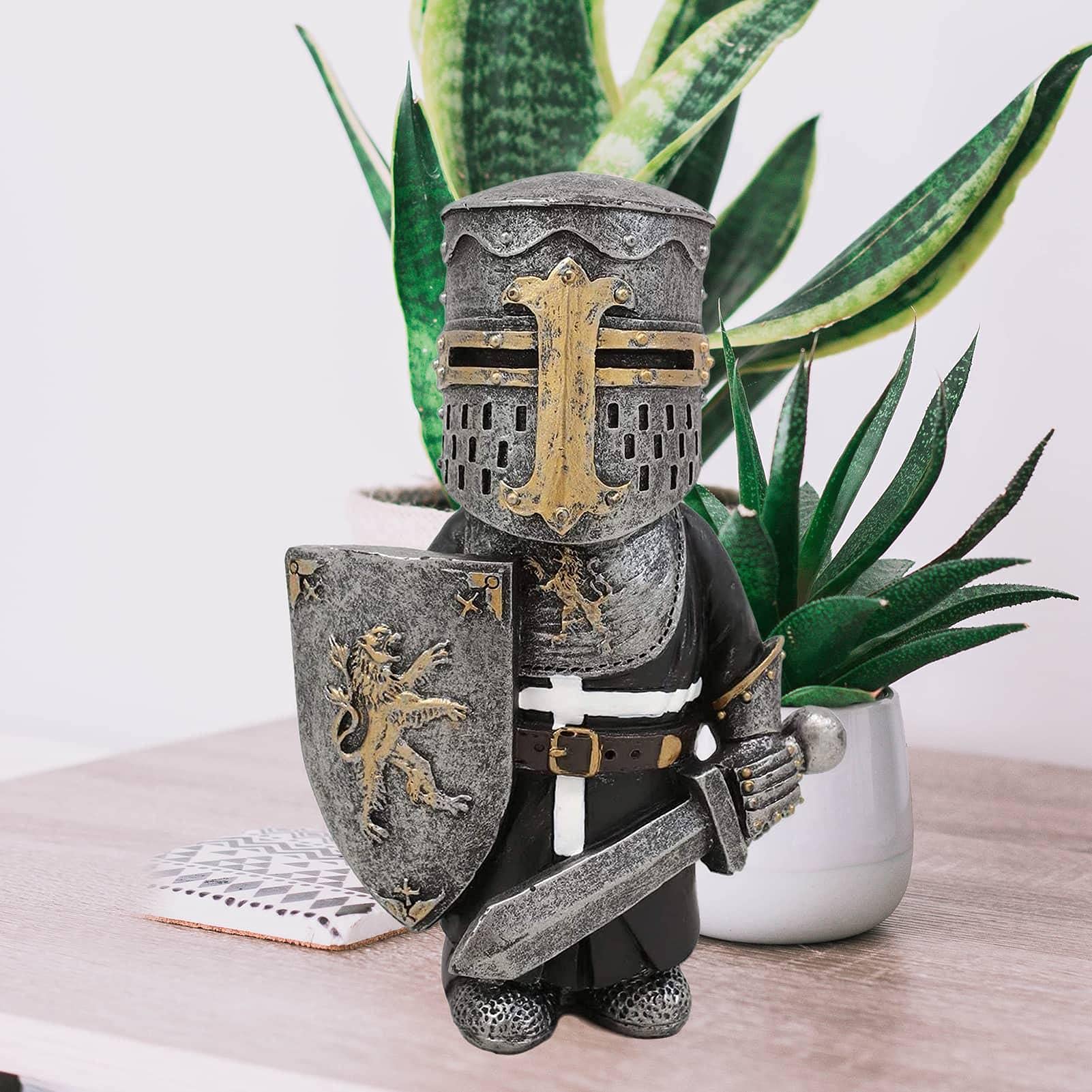 Garden Gnome Guard, Resin Sculpture Ornament Decor, Funny Knights of the Cross Templar Gnome Sculptures Resin Statue, Resin Craft Ornaments for Lawn
