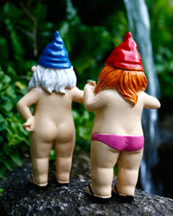 Estefanlo 2Pcs Naughty Garden Gnomes Ornaments Funny Naked Rude Garden Statue Peeing dwarf Indoor or Outdoor Lawn Decorations Novelty Interesting Gifts