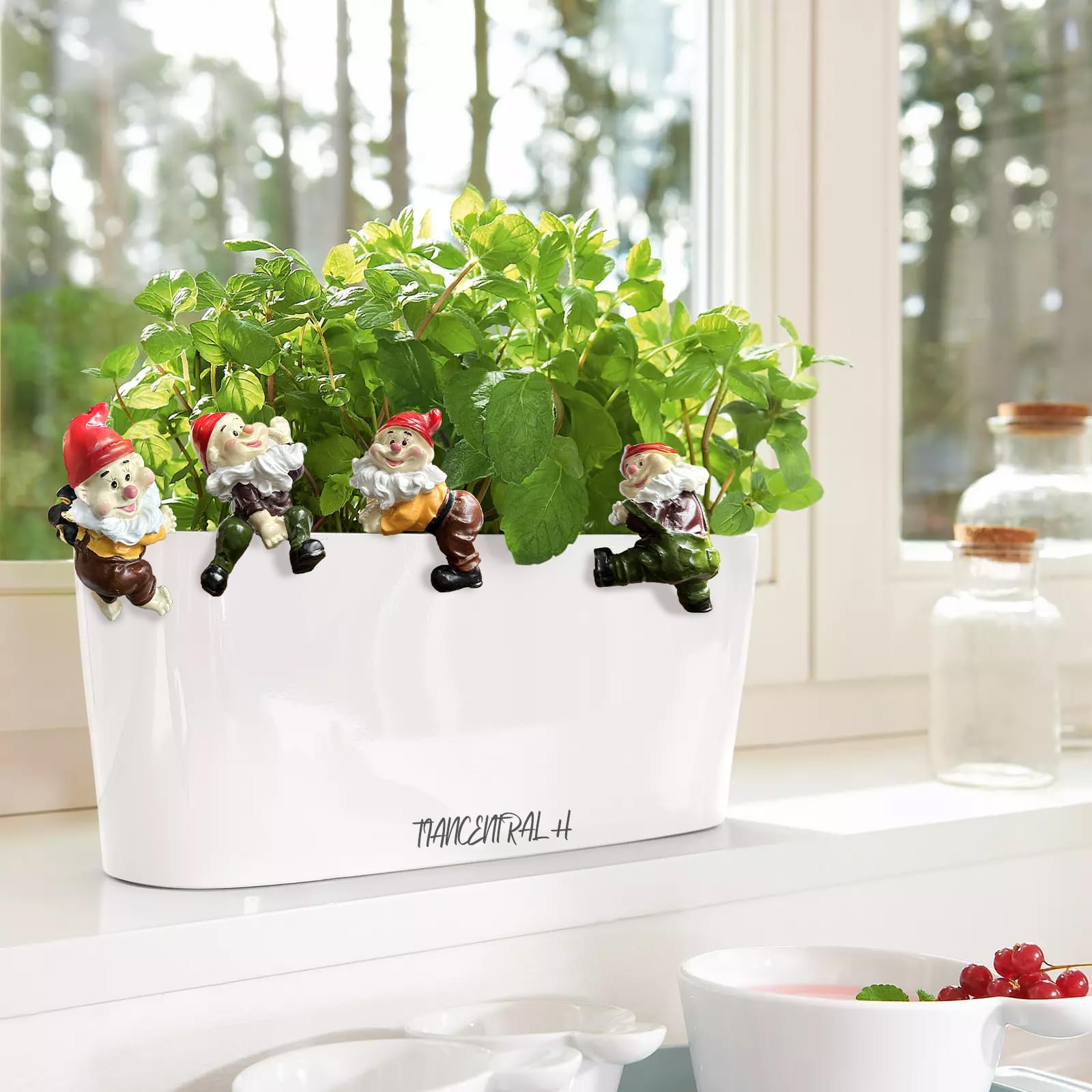 TIANCENTRAL H Garden Gnome Statues Flower Pot and Vase Hugger Resin Climbing Clingers Hangers -Set of 4 Edge Pendant Decor Planter Pot Hanger Ornaments
