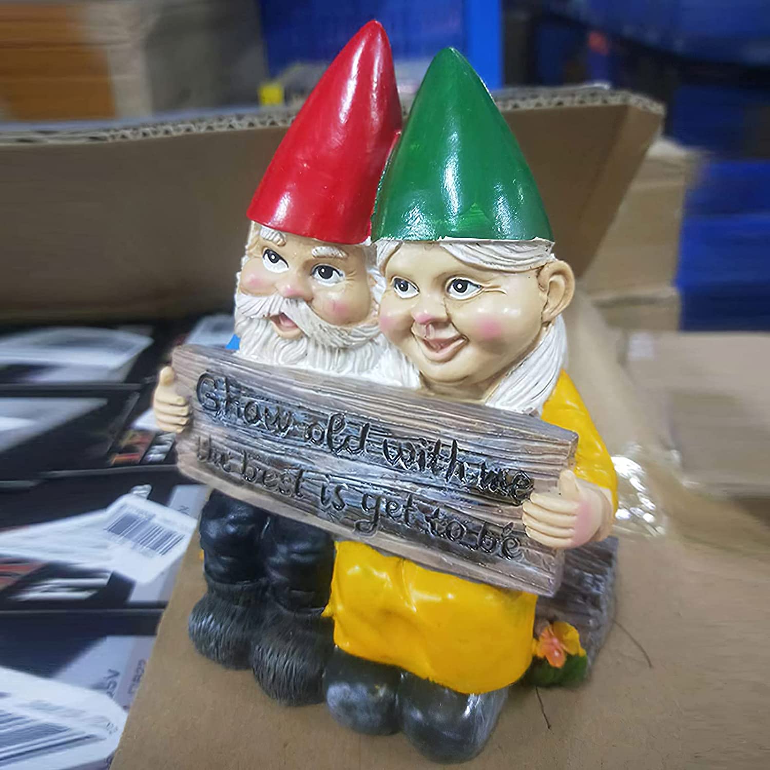 Abbcoert Gnomes Garden Decorations Grow Old with Me Whimsical Mr and Mrs Gnome Hobbit Couple Sitting On Garden Log Statue Indoor Outdoor Garden Statuesfor Patio Garden Lawn Home Decor