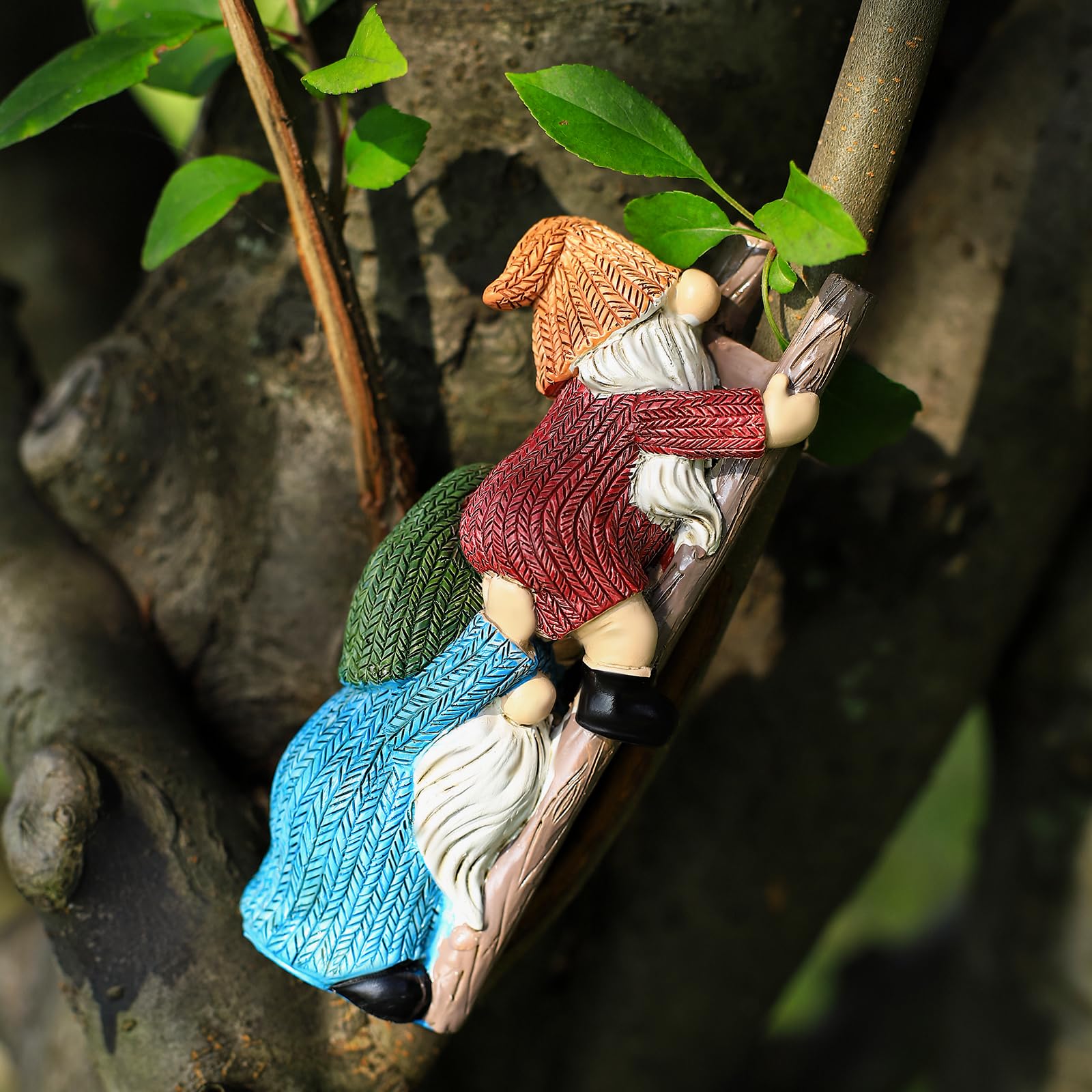 SUQ I OME Garden Climbing Gnome Statue, Funny Climbing Ladder Gnomes Figurine Resin Sculpture Outdoor Decor for Patio Yard Lawn Porch