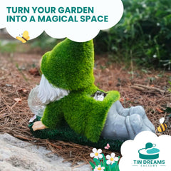 TIN DREAMS FACTORY | Yoga Gnome with Solar Light – Resin Garden Decorative Figure – Outdoor Little Gnome with LED Glowing Bubble – Relaxing Ornament for Garden, Patio and Terrace