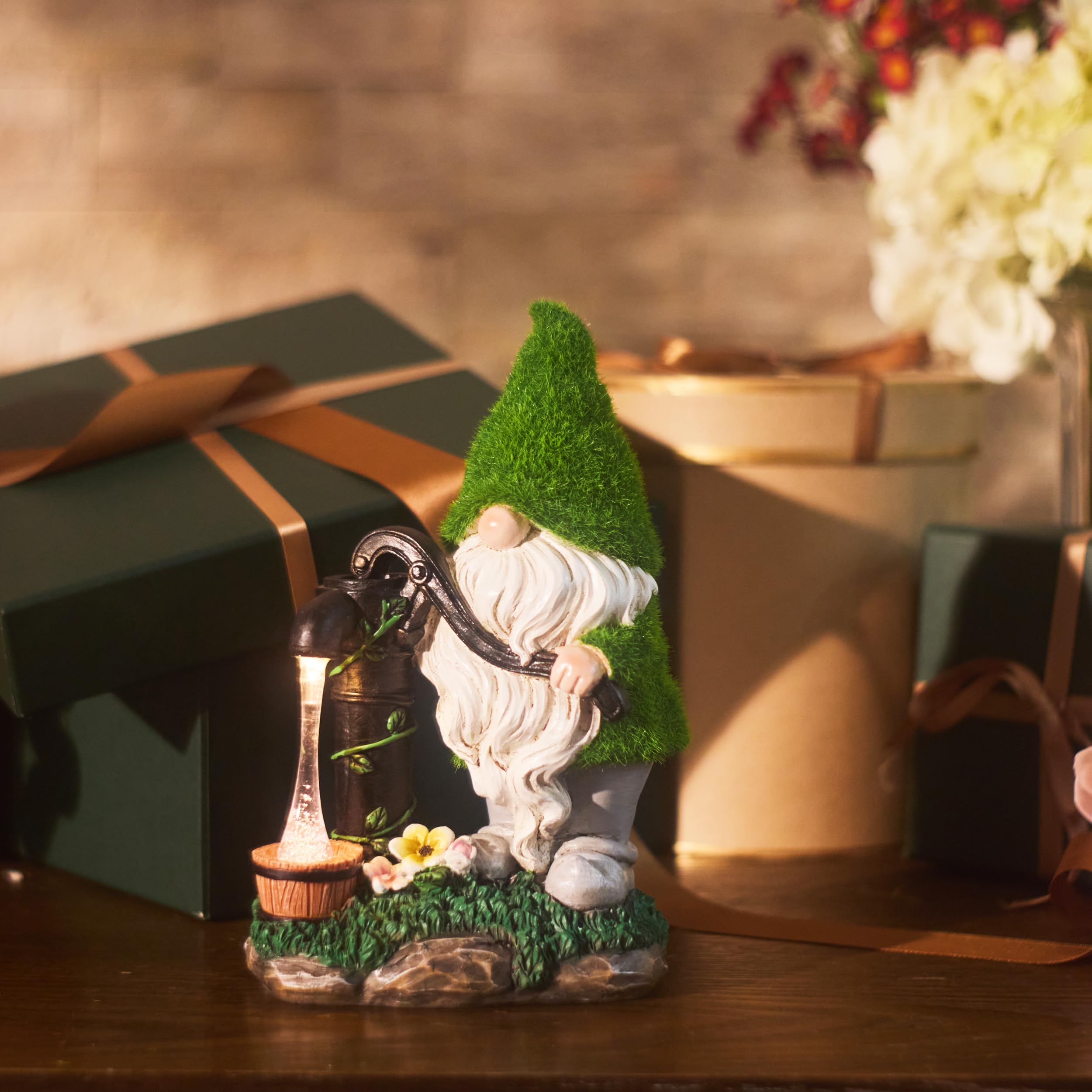 TERESA'S COLLECTIONS Garden Ornaments Outdoor, Lovely Green Clothes Gonk Pumping Water with Solar-Powered Lights, Waterproof Resin Gnomes Ornaments, Garden Decorations Gifts, Indoor Outdoor 22.5CM