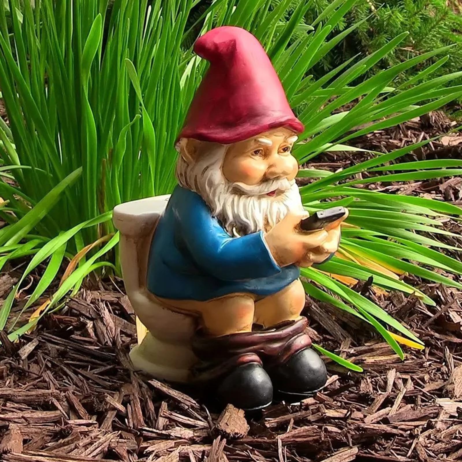 Hbbgdiy Funny Gnome Figurines Sitting on Toilet & Watching Phone, Weather-Resistant Resin Garden Statue for Outdoor Yard, Patio, Lawn & Gnome Decor
