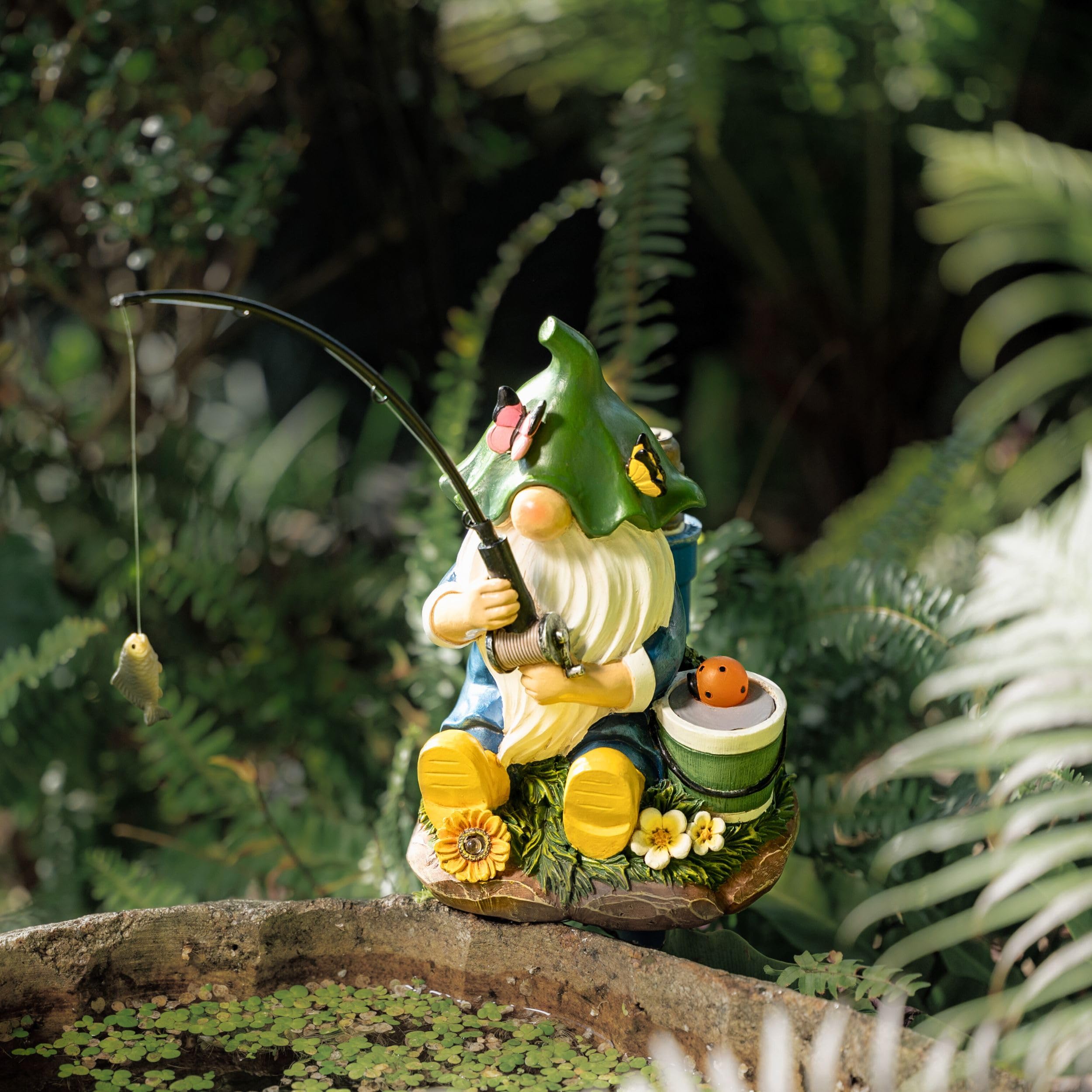 TERESA'S COLLECTIONS Garden Ornaments Outdoor, Lovely Fishing Gnomes with Flowers and Solar Lights, Family Gnomes Series, Waterproof Resin Ornaments, Garden Decorations Gifts Indoor Outdoor 23CM