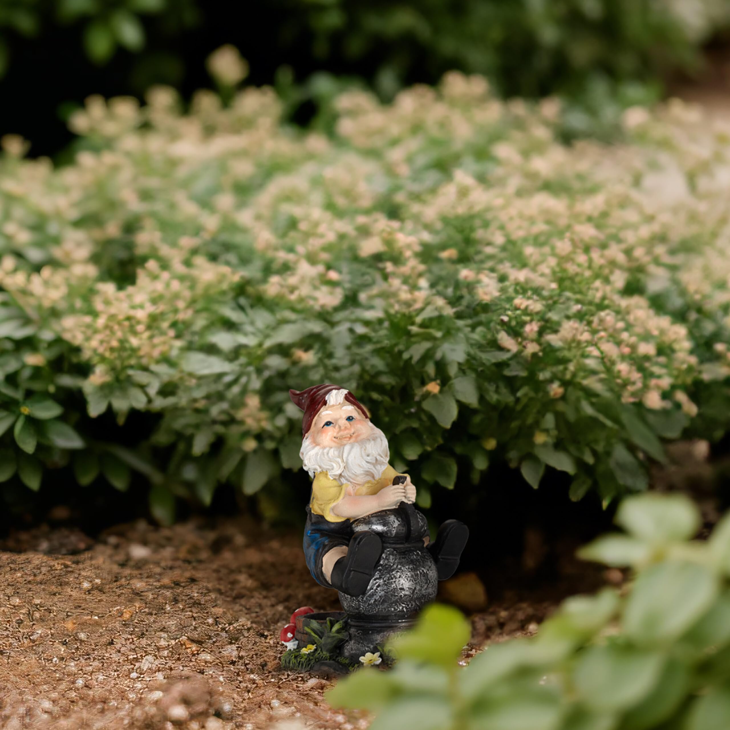 Relaxdays Garden Gnome with Well, Weather & Frost Resistant, 15 x 7.5 x 10.5 cm, Figurine, Polyresin, Multicoloured