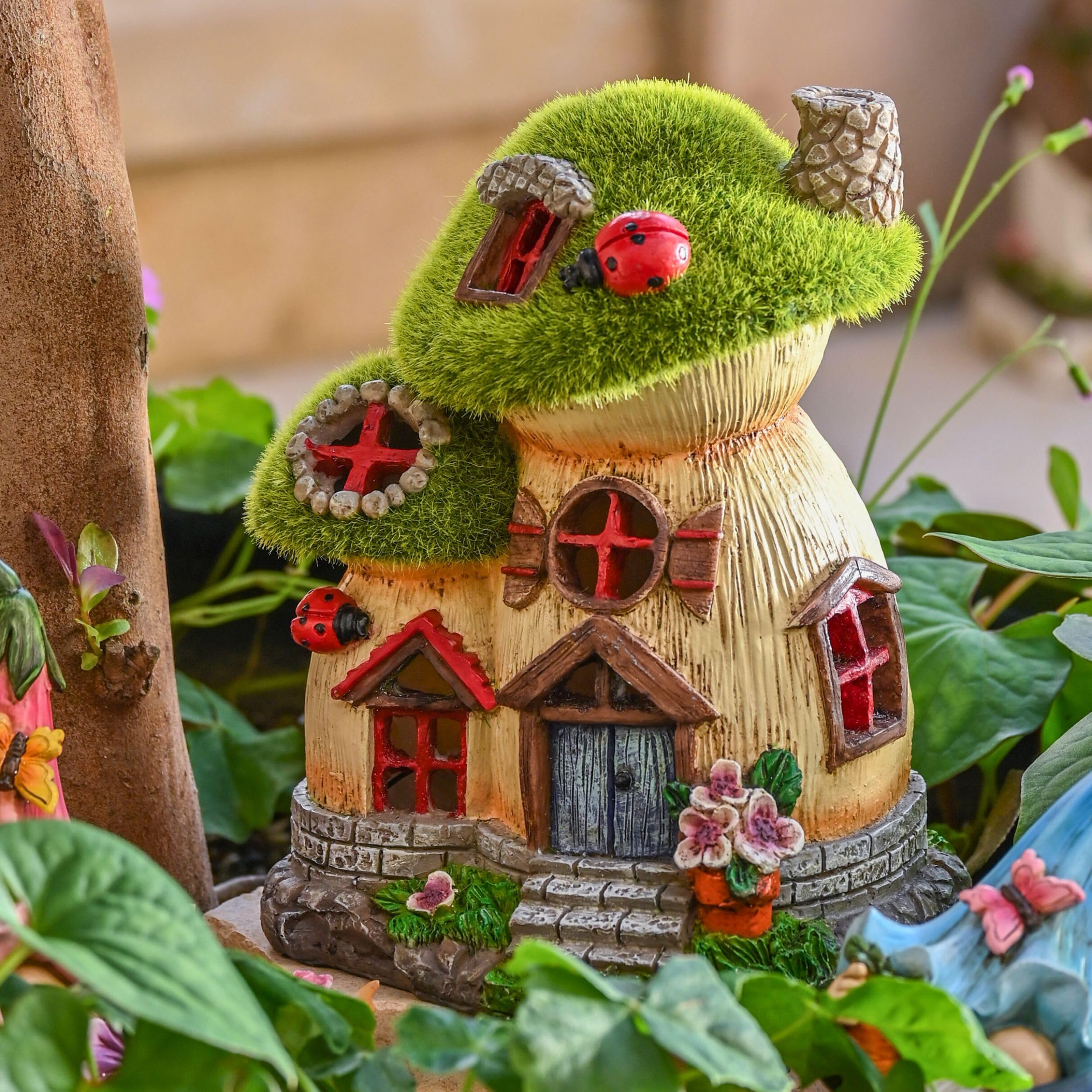TERESA'S COLLECTIONS Garden Ornaments Outdoor, Green Flocked Solar Fairy House and Ladybugs, Waterproof Resin Fairy House Ornaments, Indoor Outdoor 16.8CM