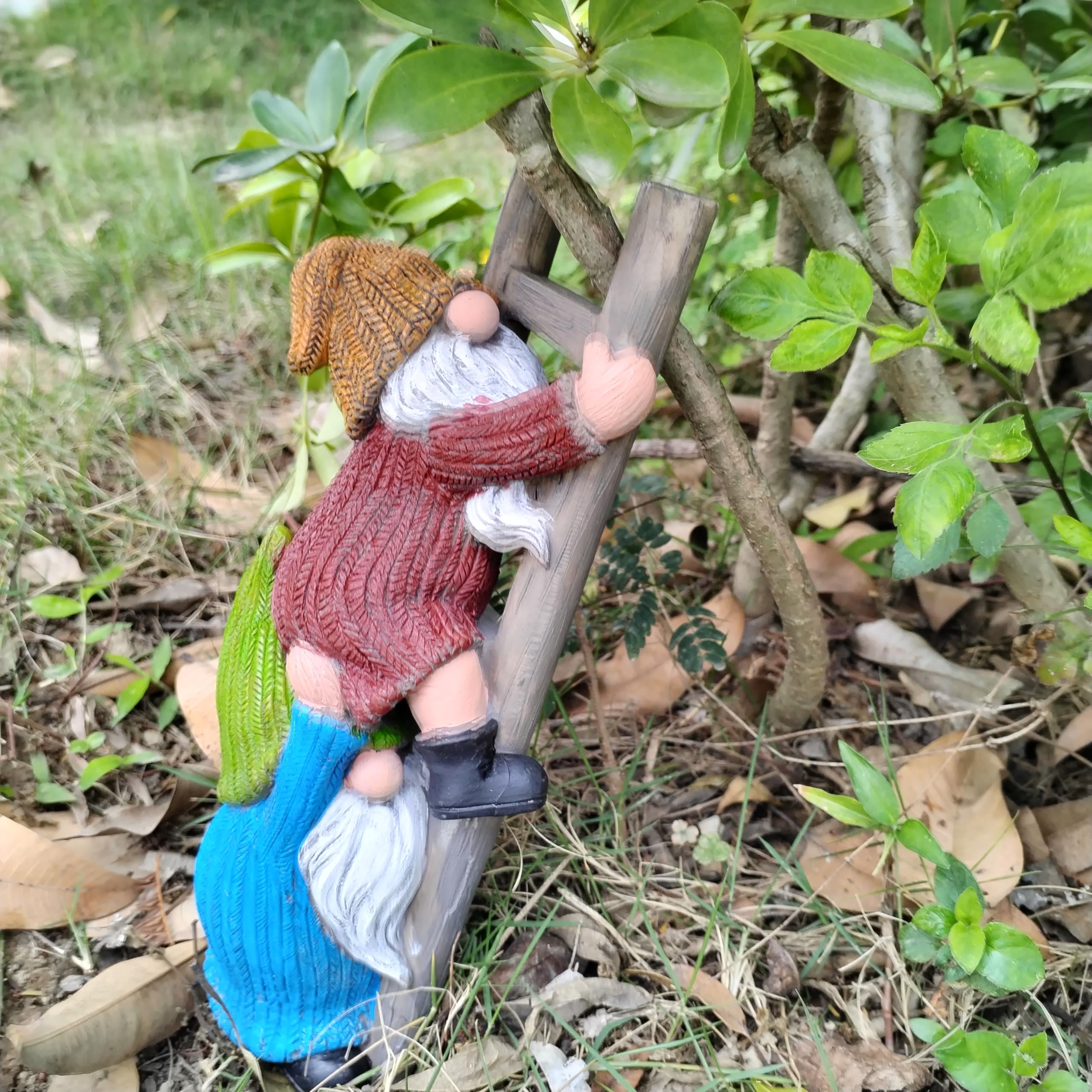 WPJFMXZ Garden Gnome Statue, Funny Climbing Ladder Gnomes Figurine Resin Sculpture Outdoor Decor for Patio Yard Lawn Porch Ornaments Gift