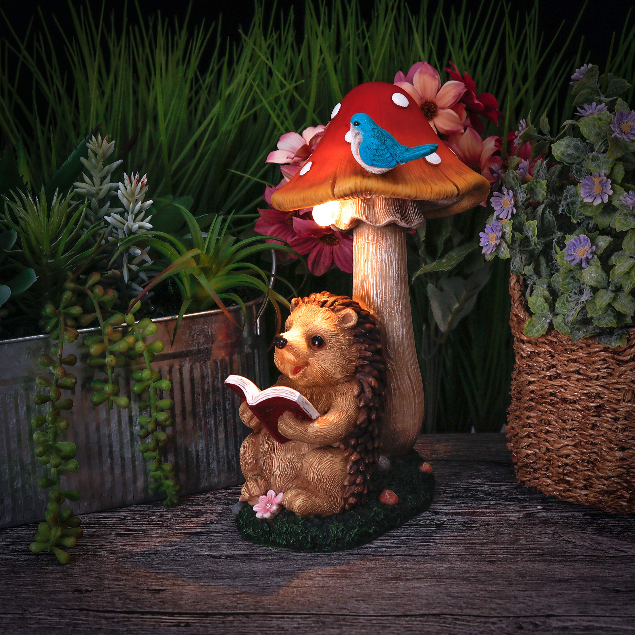 TERESA'S COLLECTIONS Garden Ornaments Outdoor, Lovely Hedgehog and Mushroom with Solar Lights, Waterproof Resin Hedgehog Ornaments, Hedgehogs Gifts, Birthday Gifts for Mum, Indoor Outdoor 17.5CM