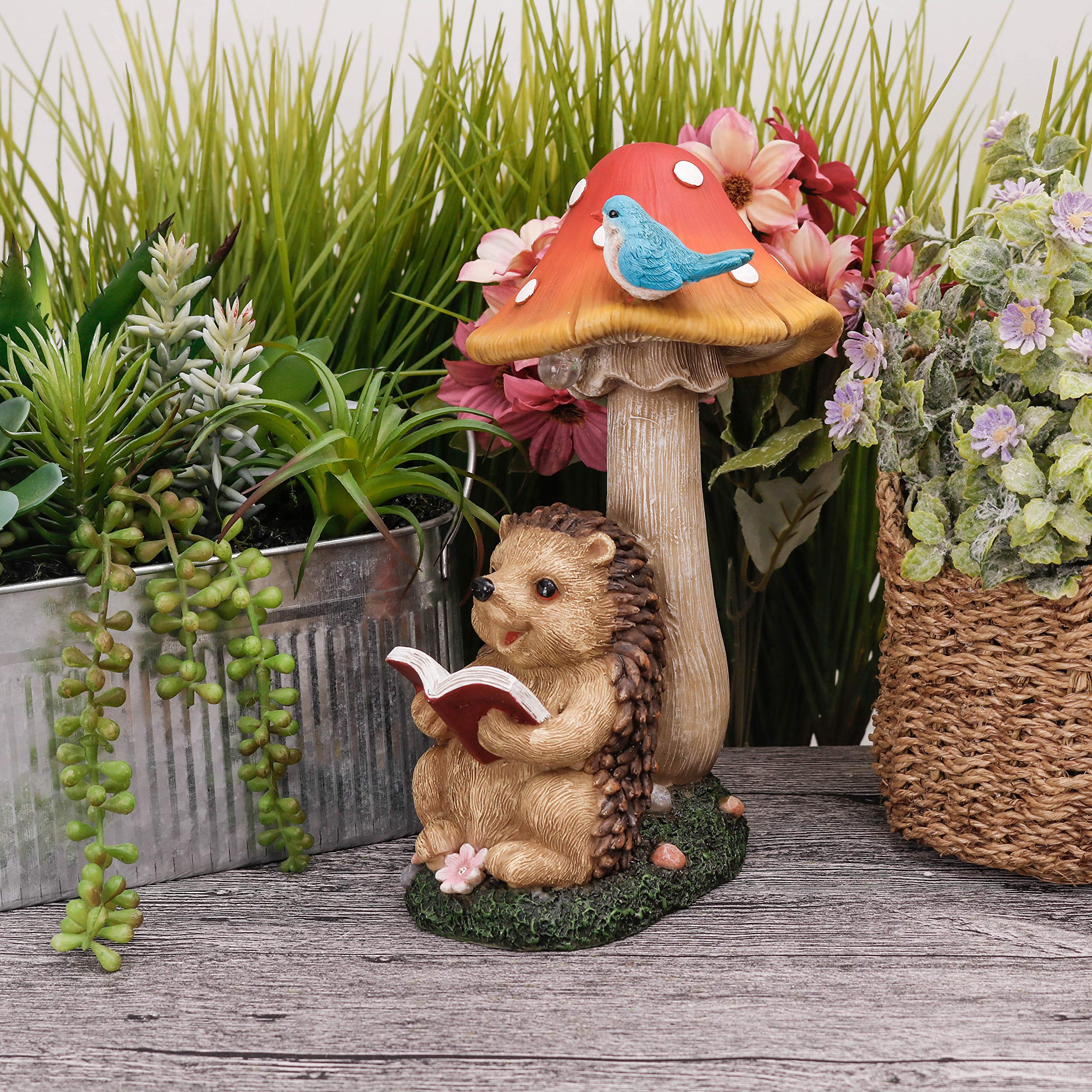 TERESA'S COLLECTIONS Garden Ornaments Outdoor, Lovely Hedgehog and Mushroom with Solar Lights, Waterproof Resin Hedgehog Ornaments, Hedgehogs Gifts, Birthday Gifts for Mum, Indoor Outdoor 17.5CM